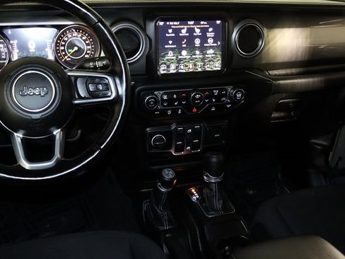 Used 2021 Jeep Gladiator Overland image 18