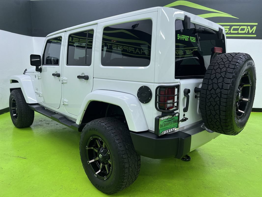 Used 2017 Jeep Wrangler Unlimited Sahara w/ Connectivity Group AWD/4WD image 7