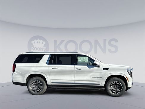 New 2026 GMC Yukon XL Elevation image 8