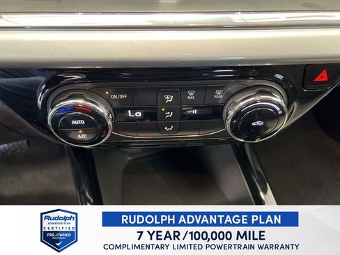 Used 2025 Chevrolet Trax LT image 44