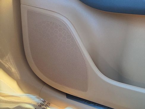 Used 2023 Lexus RZ 450e Premium image 31