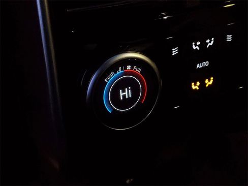 Used 2025 Land Rover Range Rover Autobiography image 30