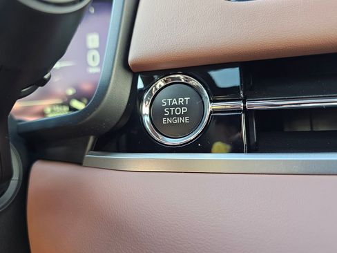 New 2025 Mitsubishi Outlander SEL image 9