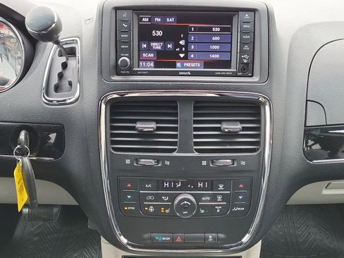 Used 2018 Dodge Grand Caravan SXT w/ Driver Convenience Group image 31