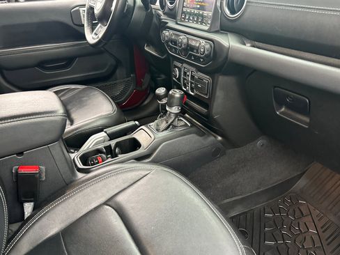 Used 2021 Jeep Wrangler Unlimited Sahara image 16