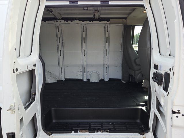 Used 2019 Chevrolet Express 2500 RWD image 8