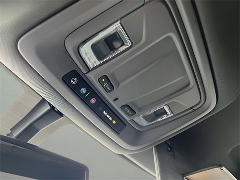 Used 2020 Chevrolet Silverado 2500 LTZ image 27