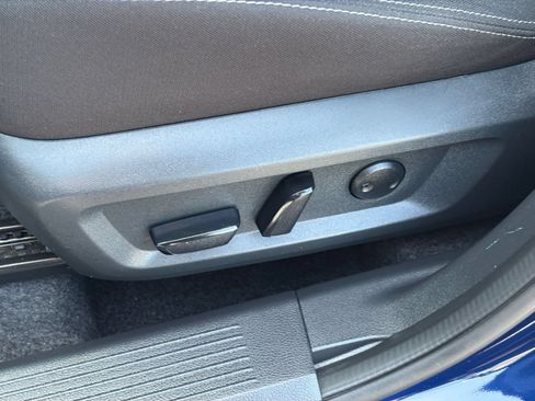 Used 2025 Nissan Rogue SV FWD image 22