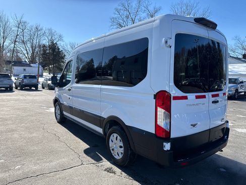 Used 2019 Ford Transit 150 XLT image 5