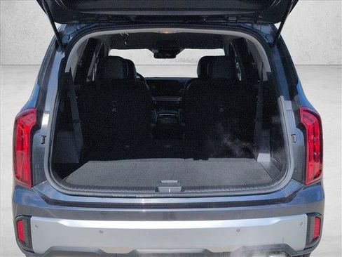 Used 2024 Kia Telluride S AWD/4WD image 6