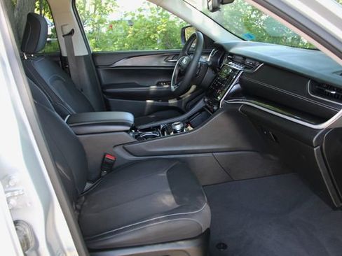 Used 2023 Jeep Grand Cherokee L Laredo w/ Luxury Tech Group I image 37