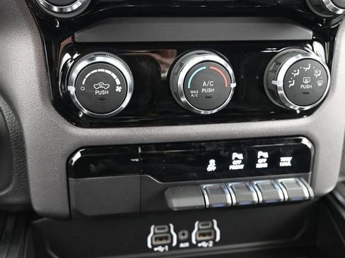 New 2026 RAM 1500 4x4 Crew Cab image 24