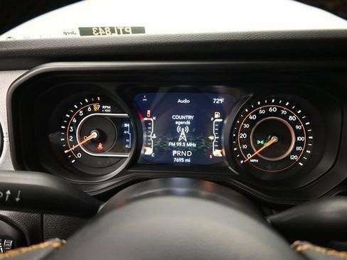 Used 2024 Jeep Gladiator Sport AWD/4WD image 5