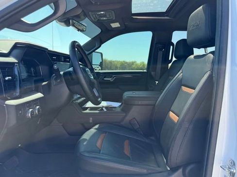 Used 2025 GMC Sierra 2500 AT4 w/ AT4 Premium Plus Package image 13