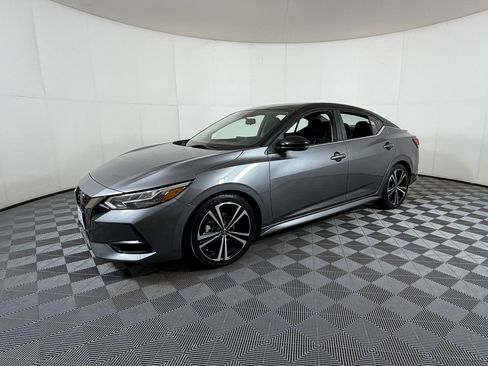 Used 2022 Nissan Sentra SR image 2