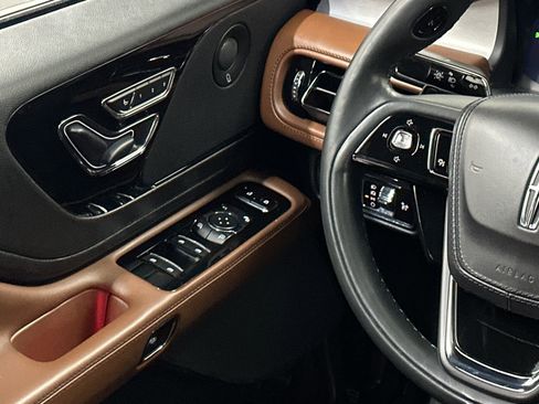 Used 2023 Lincoln Aviator Reserve w/ Jet Package image 24