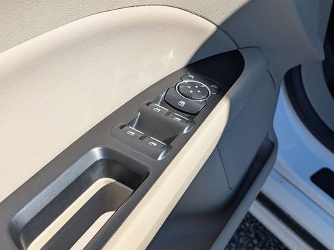 Used 2017 Ford Fusion SE image 19