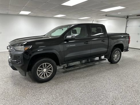 Used 2023 Chevrolet Colorado LT w/ LT Convenience Package AWD/4WD image 4
