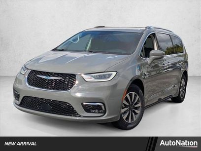 Used 2021 Chrysler Pacifica Touring-L