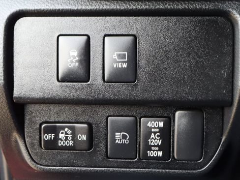 Used 2023 Toyota Tacoma TRD Off-Road w/ Advanced Technology Package AWD/4WD image 18