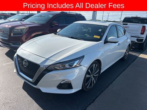Used 2020 Nissan Altima 2.0 Platinum FWD image 12