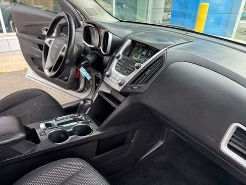 Used 2016 Chevrolet Equinox LT w/ Convenience Package image 26