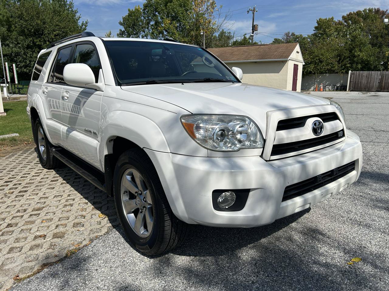 Used 2007 Toyota 4Runner Limited AWD/4WD image 3