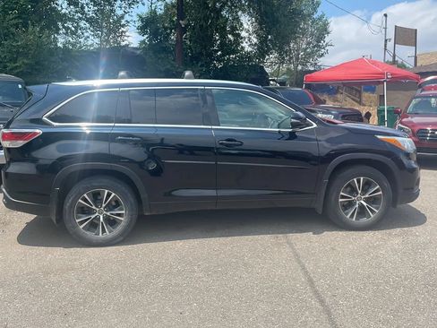 Used 2016 Toyota Highlander XLE AWD/4WD image 7