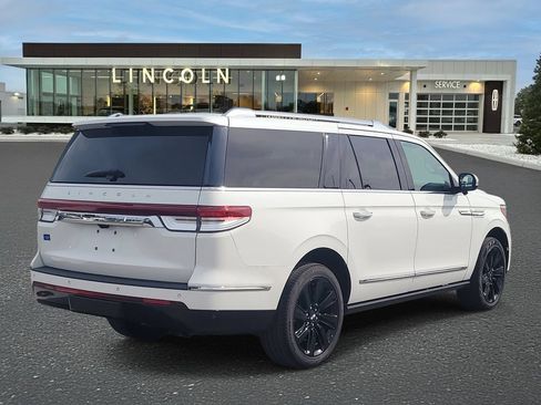 Certified 2023 Lincoln Navigator L Reserve AWD/4WD image 4