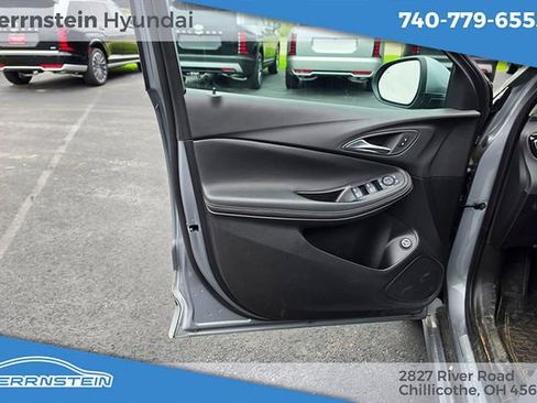 Used 2023 Buick Encore GX Select w/ Sport Touring Package FWD image 13
