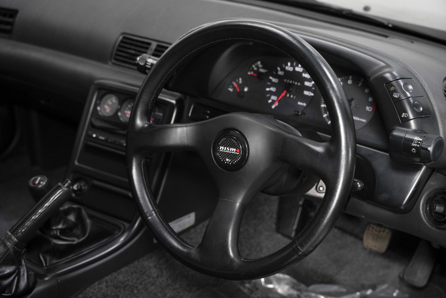 Used 1990 Nissan GT-R image 30