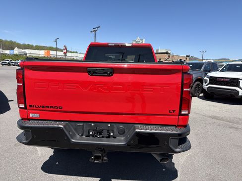 Used 2025 Chevrolet Silverado 2500 LT w/ Trail Boss Package AWD/4WD image 7