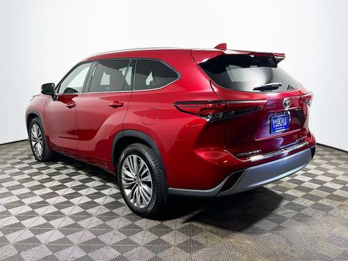 Used 2022 Toyota Highlander Platinum AWD/4WD image 5