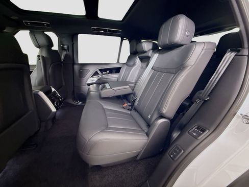 New 2026 Land Rover Range Rover Long Wheelbase SE AWD/4WD image 20