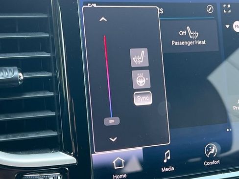Used 2025 Chrysler Pacifica Select FWD image 27