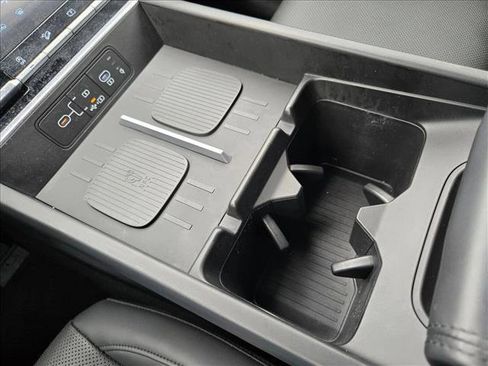 Used 2025 Hyundai Santa Fe SEL FWD image 14