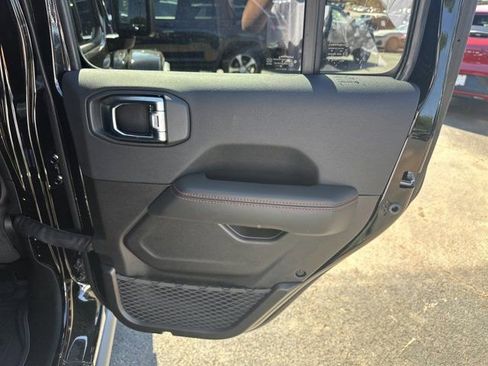 New 2025 Jeep Wrangler Unlimited Rubicon w/ XTREMEE 35" Tire Package image 16