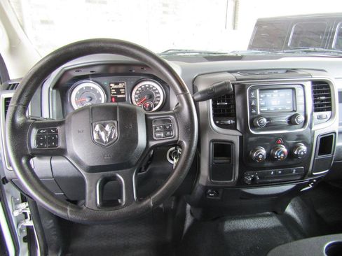 Used 2017 RAM 2500 Tradesman w/ Chrome Appearance Group RWD image 15