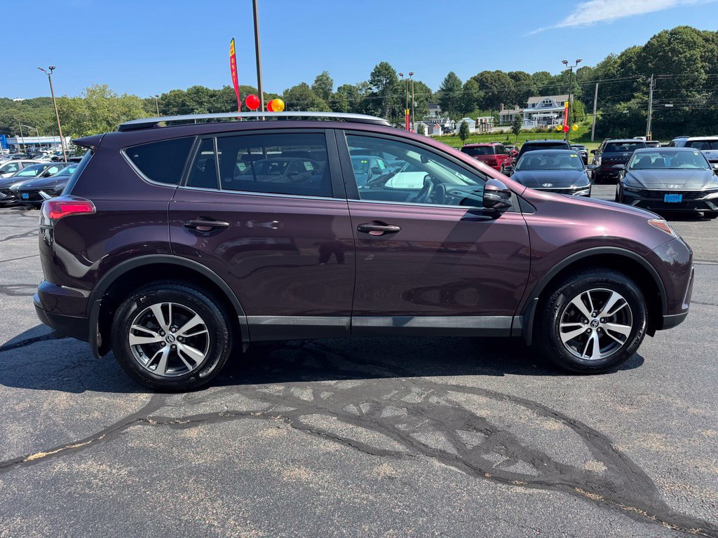 Used 2018 Toyota RAV4 XLE w/ Plus Extra Value Package AWD/4WD image 4