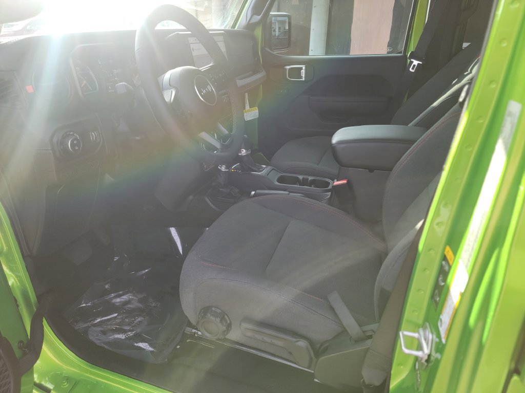Used 2026 Jeep Gladiator Rubicon w/ Safety Group AWD/4WD image 10