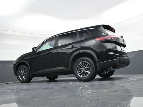 Certified 2026 Nissan Rogue S image 33