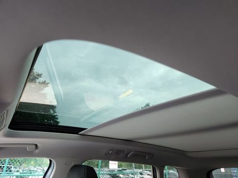 New 2025 Volkswagen Taos SE image 25