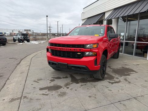 Used 2021 Chevrolet Silverado 1500 Custom image 12