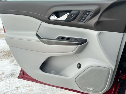 Used 2020 GMC Acadia SLT w/ Driver Alert Package II image 30