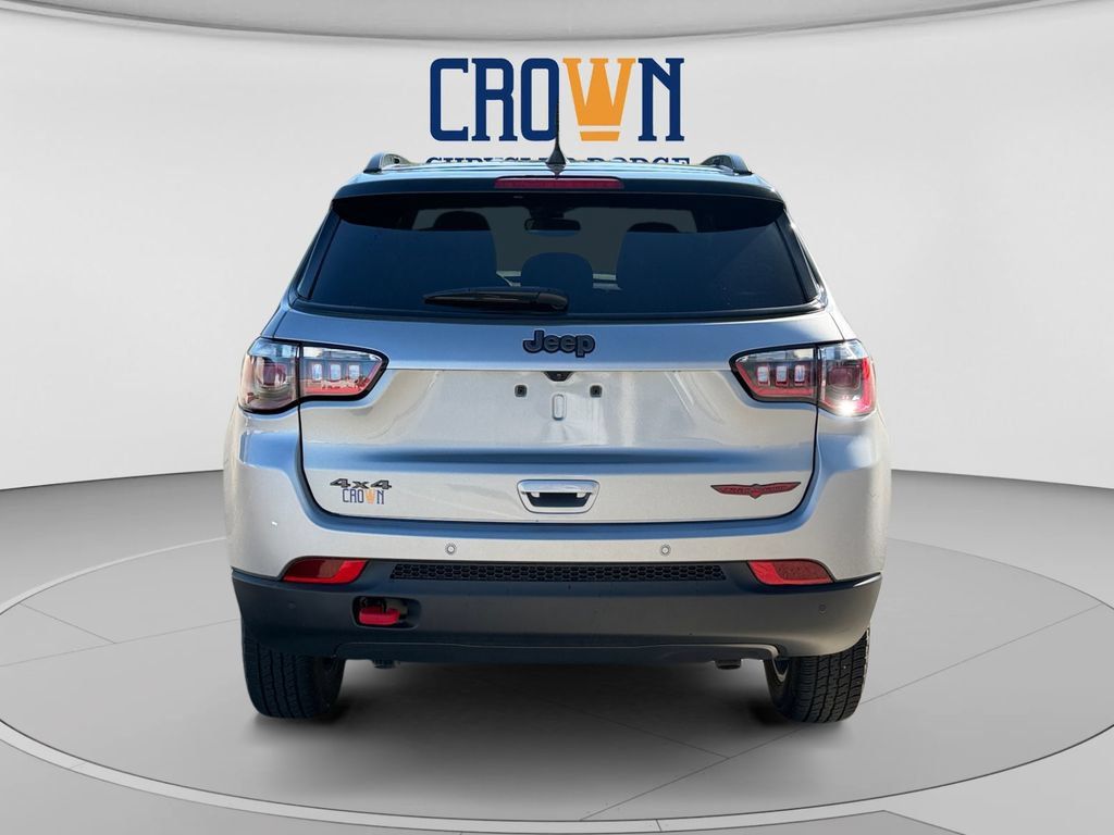 Used 2024 Jeep Compass Trailhawk AWD/4WD image 4