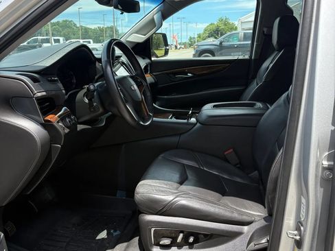 Used 2020 Cadillac Escalade ESV Luxury AWD/4WD image 24