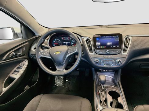 Used 2024 Chevrolet Malibu LT FWD image 14