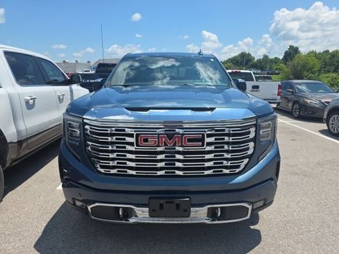 Used 2024 GMC Sierra 1500 Denali w/ Denali Reserve Package AWD/4WD image 8