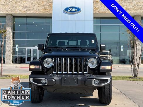 Used 2023 Jeep Gladiator Overland w/ Trailer Tow Package AWD/4WD image 2