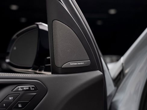 Used 2025 BMW X7 xDrive40i w/ M Sport Package image 55